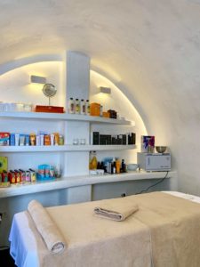 60141567 704257766655499 1195881880625348608 n - Athina Luxury Suites debuts Aphrodite’s spa! 60141567 704257766655499 1195881880625348608 n - Athina Luxury Suites debuts Aphrodite’s spa!
