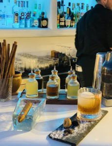 0 1 - A worldwide destination!