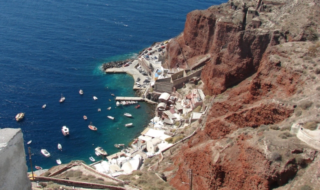 santorini port ferry tickets holidays - Santorini paths and hikes - Explore the wild nature Santorini old port hike