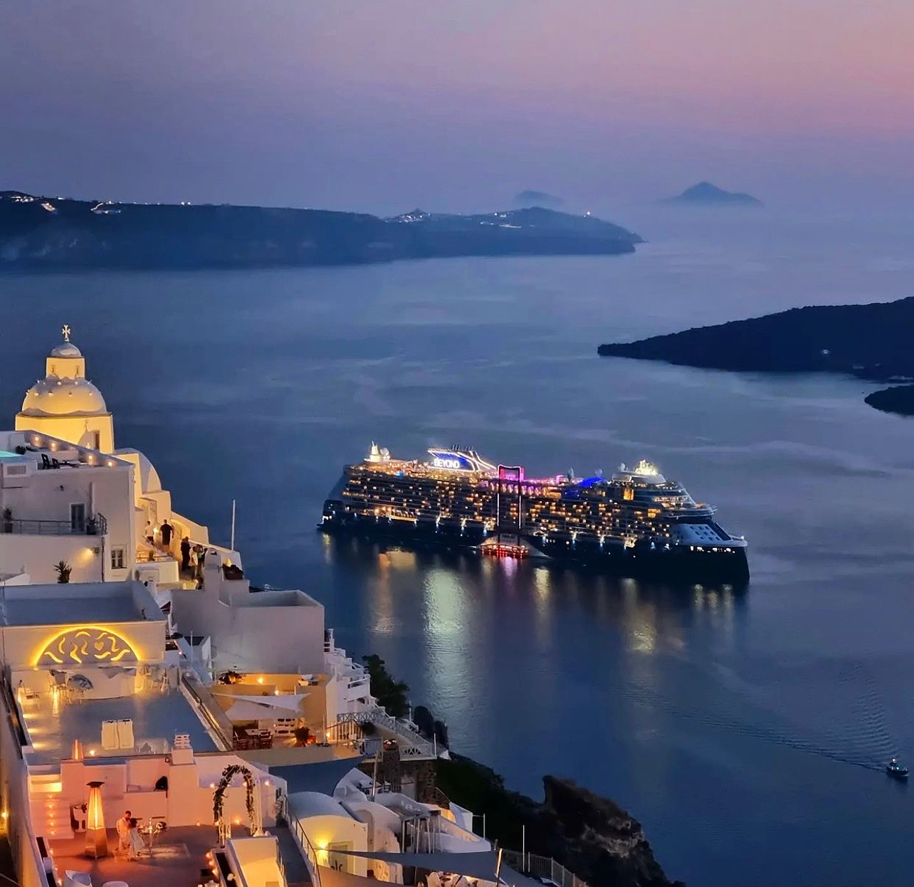 blog2 - Forbes: Athina Luxury Suites among 5 TOP hotels in Santorini, Greece Athina Luxury Suites among 5 TOP hotels in Santorini, Greece