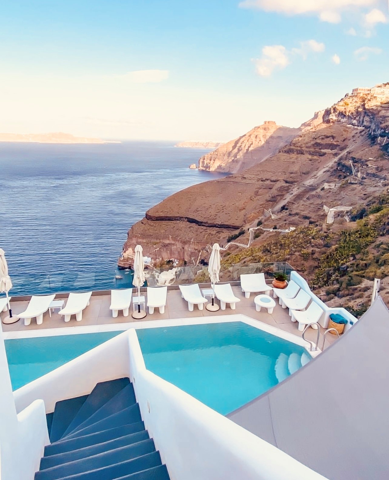 dreamy hotel in Santorini