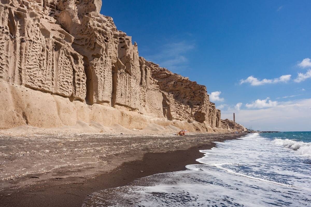 beaches in santorini