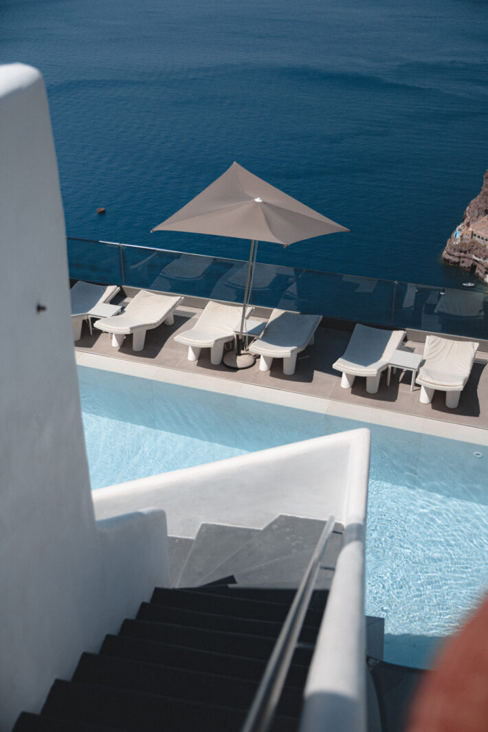 CNT: Santorini is the best Greek island for vacations in 2023.