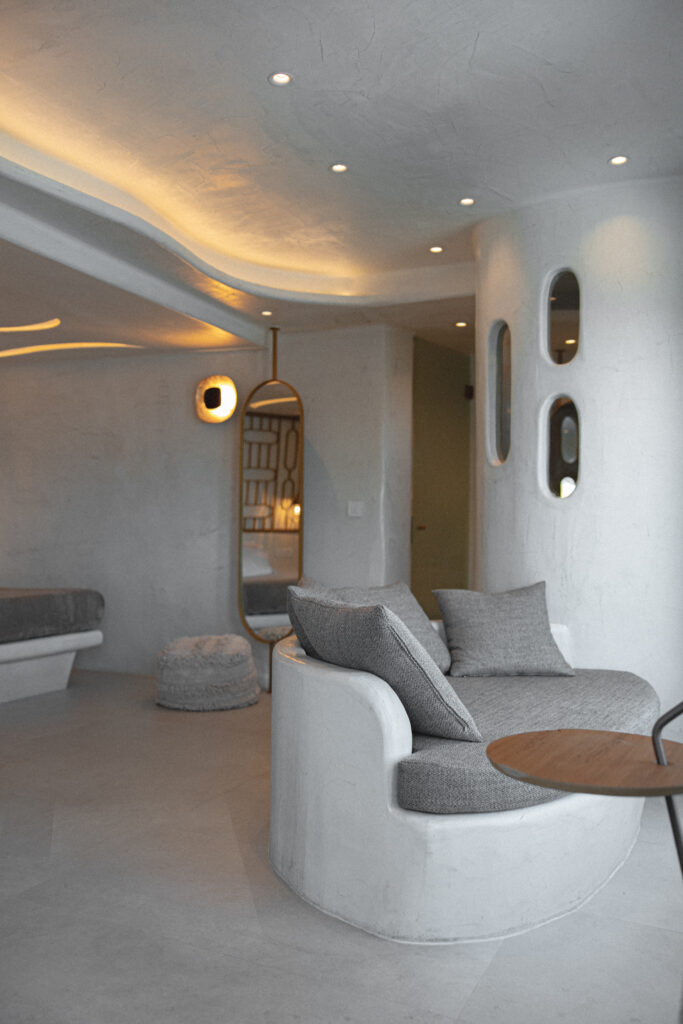 image1 - CNT: Santorini is the best Greek island for vacations in 2023.