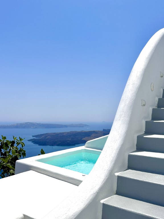 IMG 2679 Medium - Embrace Unforgettable Luxury at Eteoro Suites in Imerovigli