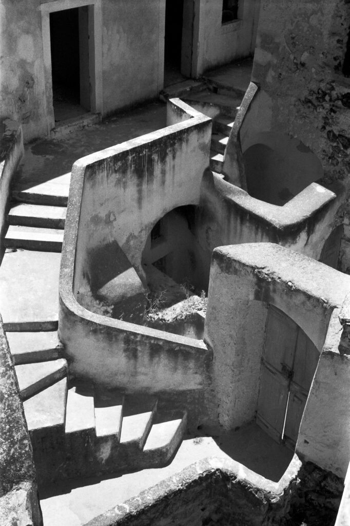 A fascinating exploration of Santorini’s architectural heritage 